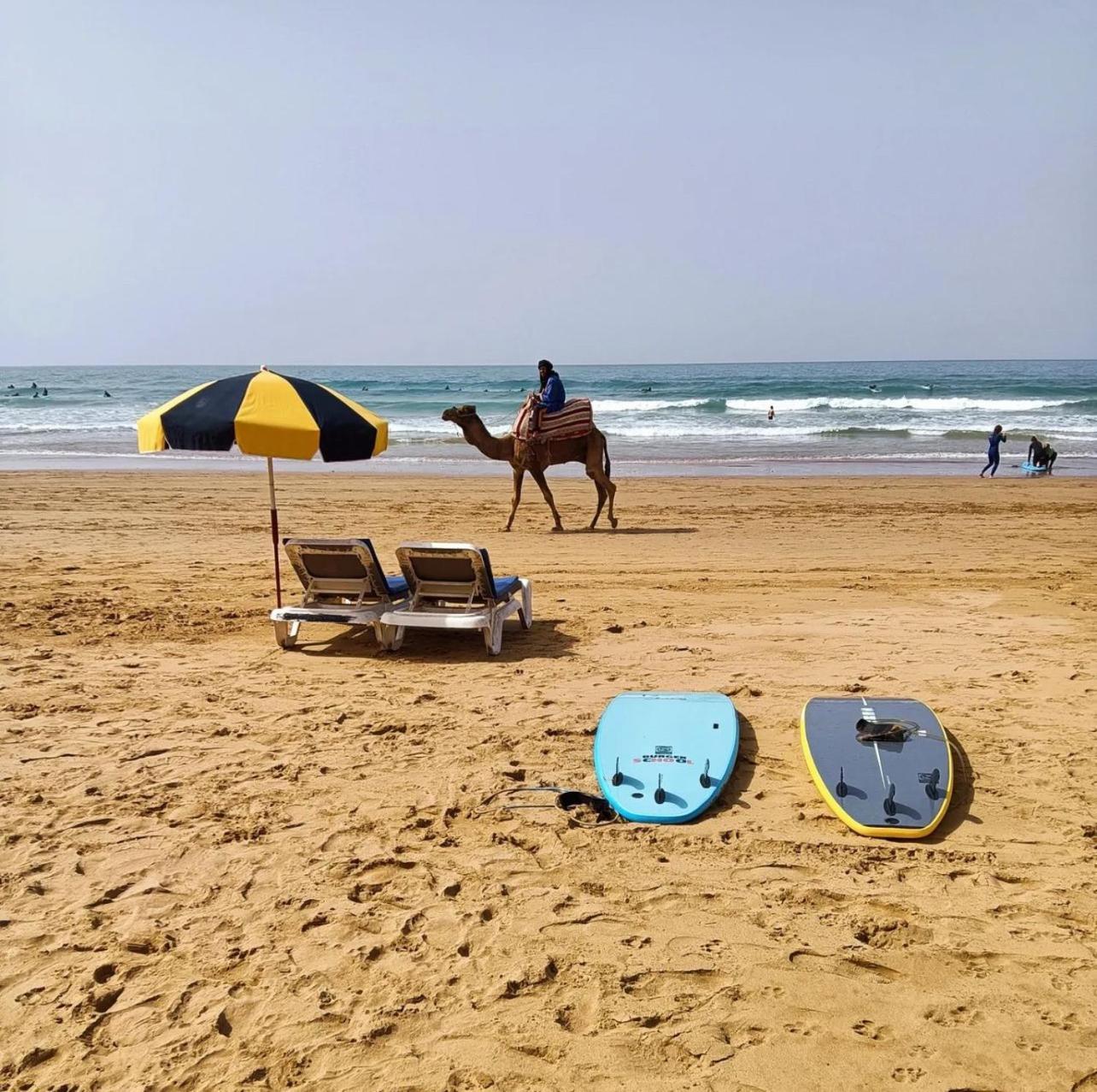 Yasurf Guesthouse Taghazout Bagian luar foto