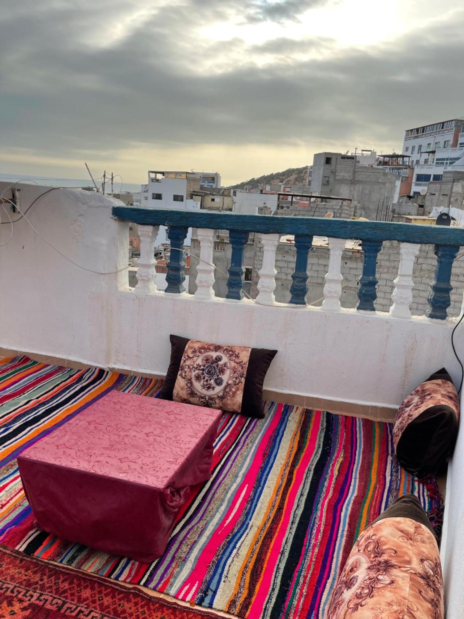 Yasurf Guesthouse Taghazout Bagian luar foto