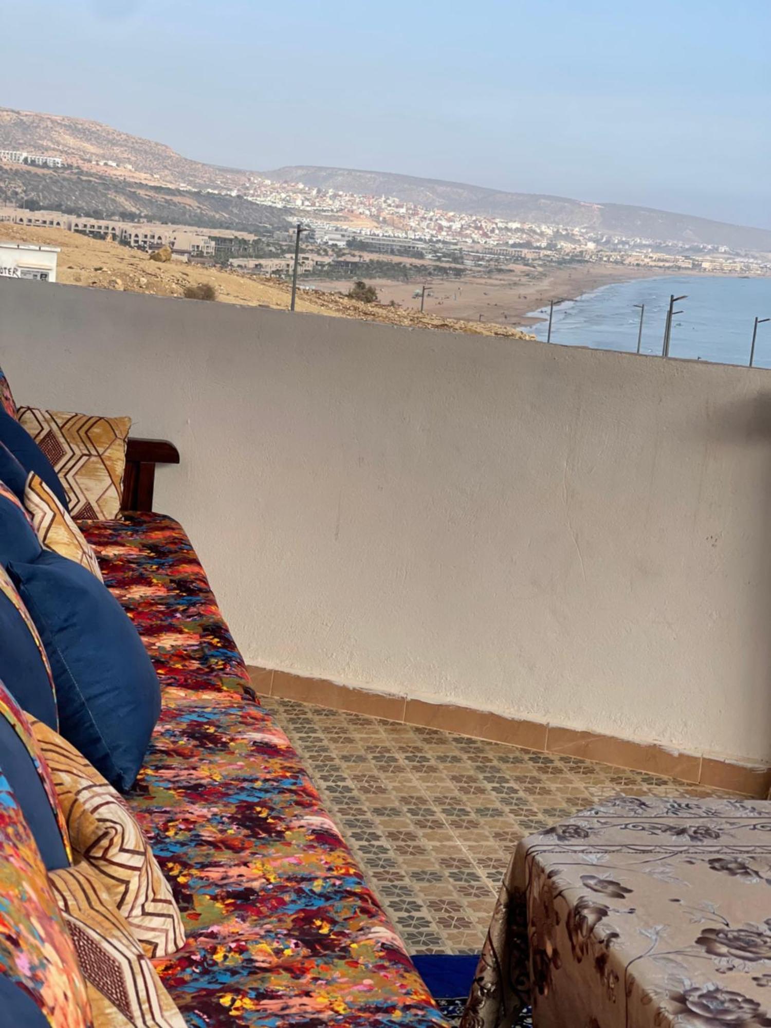 Yasurf Guesthouse Taghazout Bagian luar foto